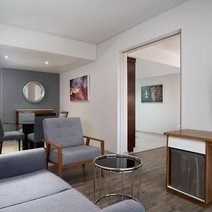 One-Bedroom King Suite